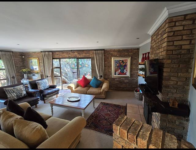 3 BEDROOM FREEHOLD FOR SALE IN GLENVISTA